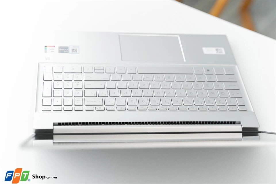 HP Pavilion 15-eg2083TU