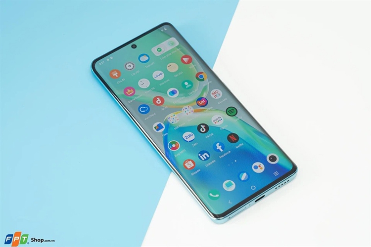 Điện thoại màn hình cong (Hình 2)