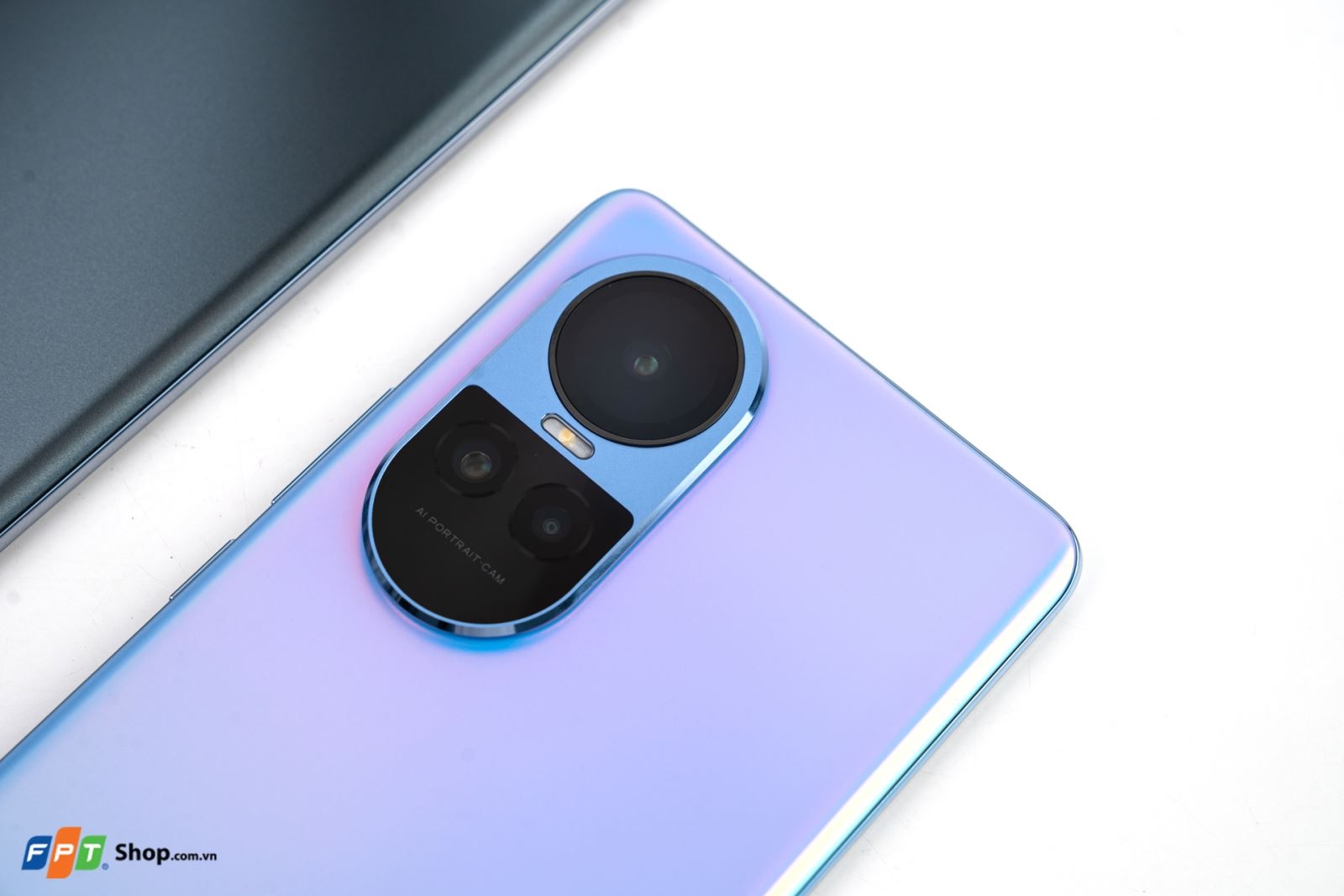 Camera chân dung tele OPPO Reno10 5G có lợi ích như thế nào?