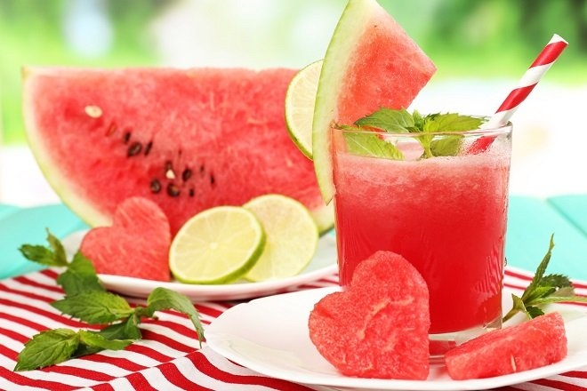 Cách làm nước ép dưa hấu bằng máy xay sinh tố - ảnh Cách làm nước ép dưa hấu bằng máy xay sinh tố - ảnh 1