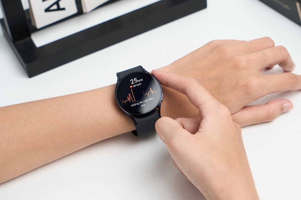 Khám phá cơ chế theo dõi sức khỏe của Galaxy Watch6 Series 39