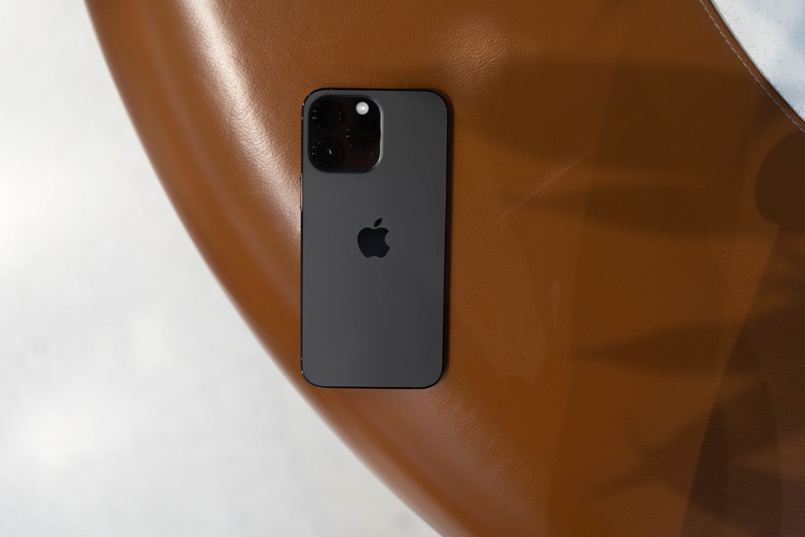 So sánh OPPO Find X6 và iPhone 14 Pro Max (ảnh 1)