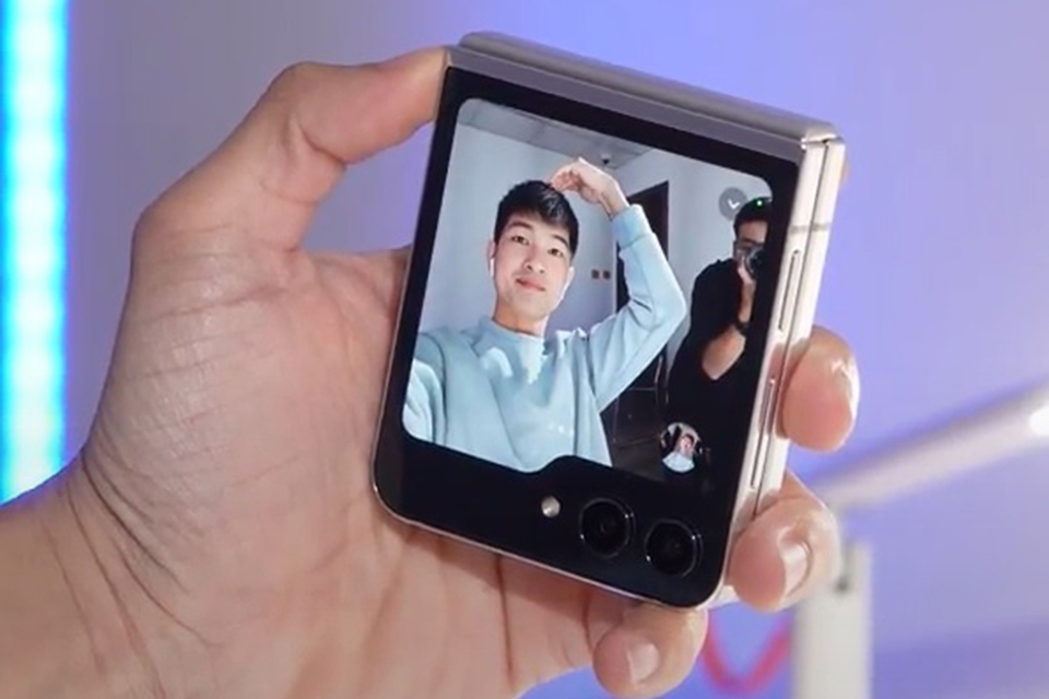 4 trải nghiệm hay ho với Flex Window trên Samsung Galaxy Z Flip5 1