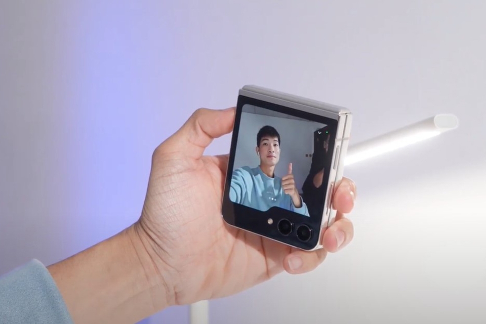 4 trải nghiệm hay ho với Flex Window trên Samsung Galaxy Z Flip5 9