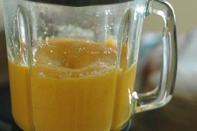 Cách làm sinh tố xoài (Ảnh 3)
