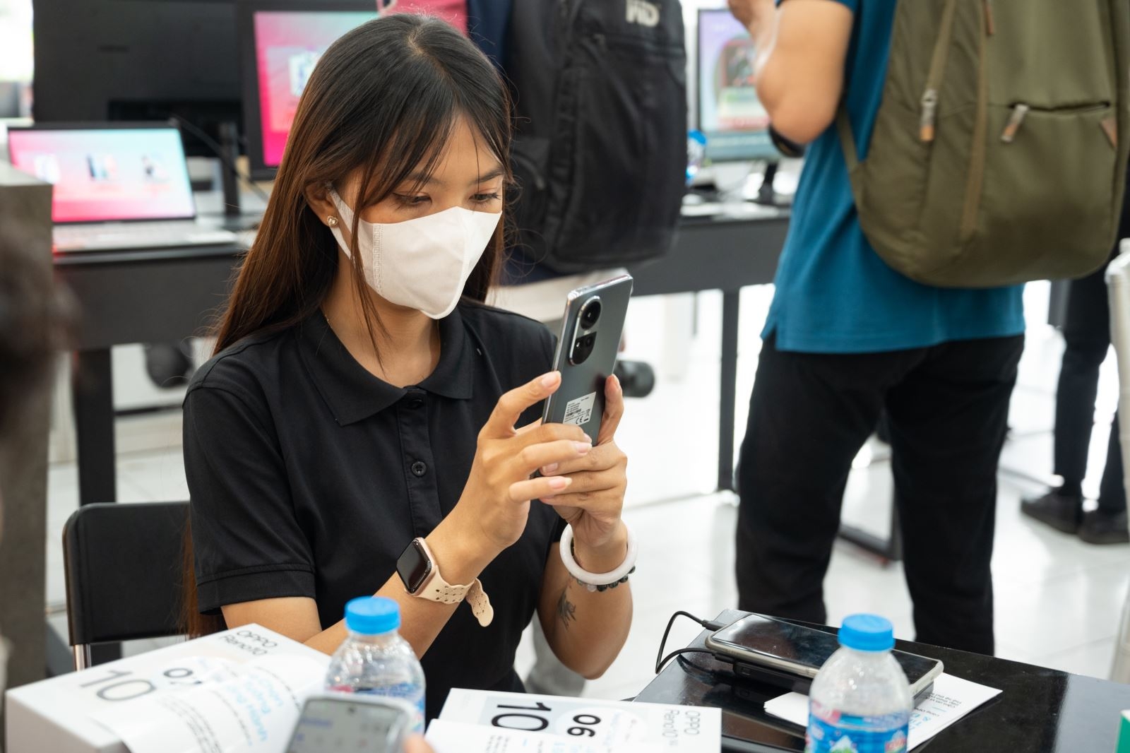 Toàn cảnh sự kiện mở bán OPPO Reno10 5G tại FPT Shop, tặng nhiều quà giá trị cho người dùng