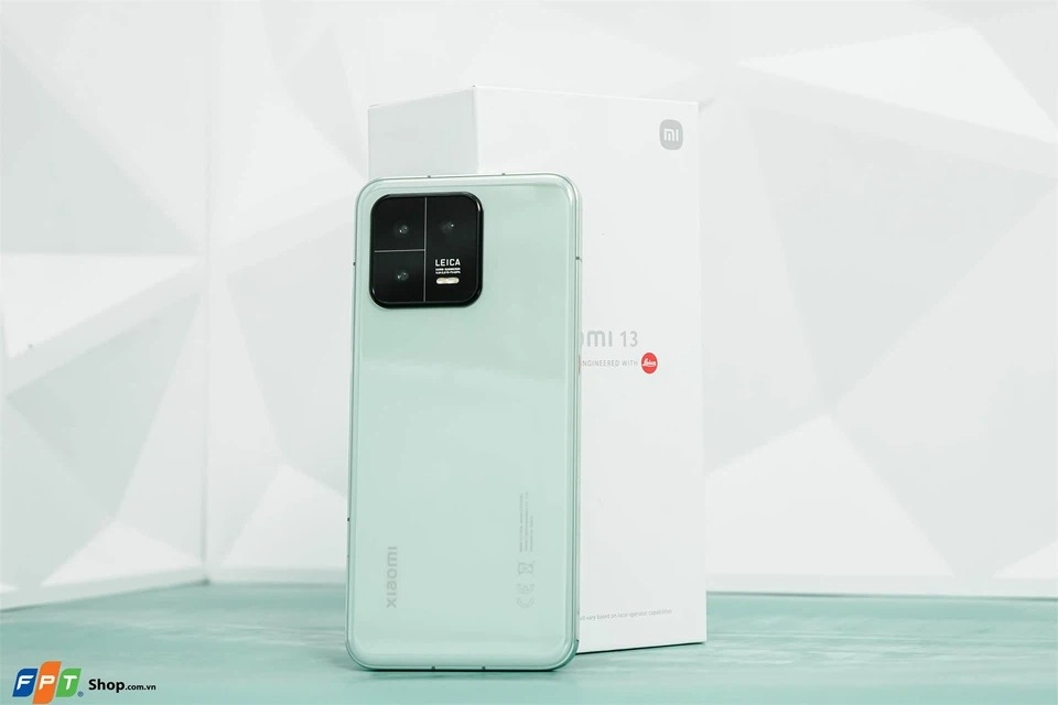 So sánh Xiaomi 13 và iPhone 14 Plus (ảnh 2)