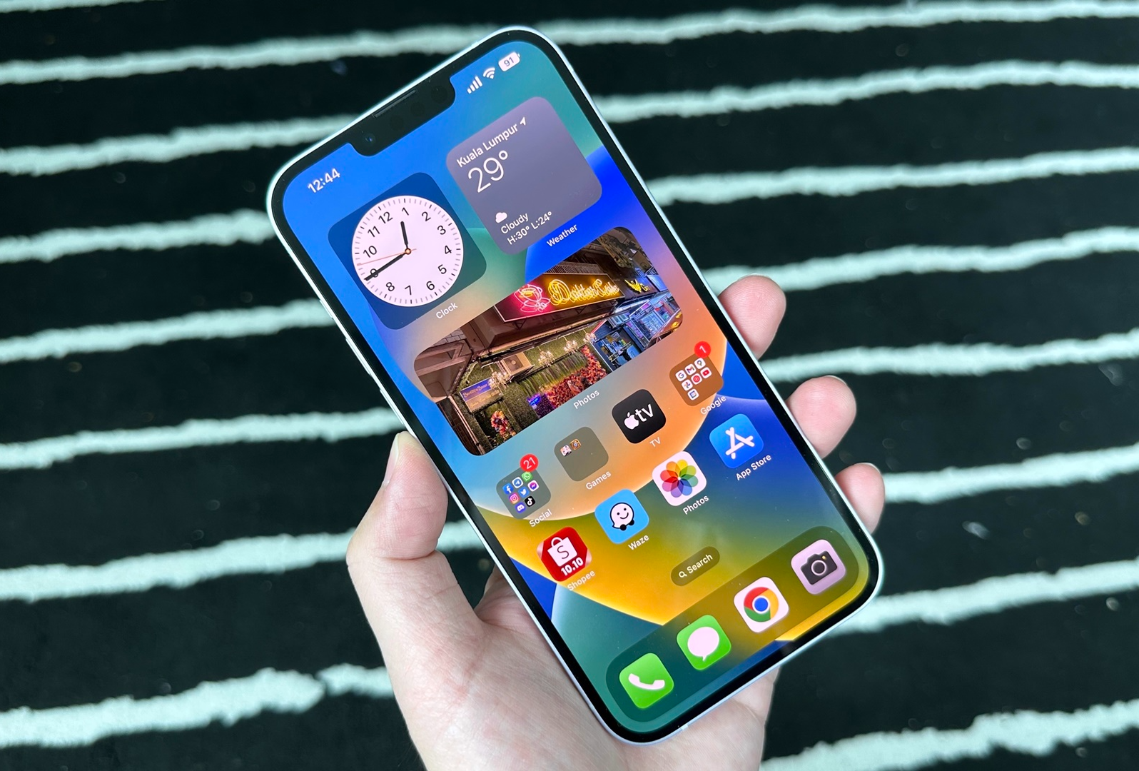 So sánh Xiaomi 13 và iPhone 14 Plus (ảnh 2)