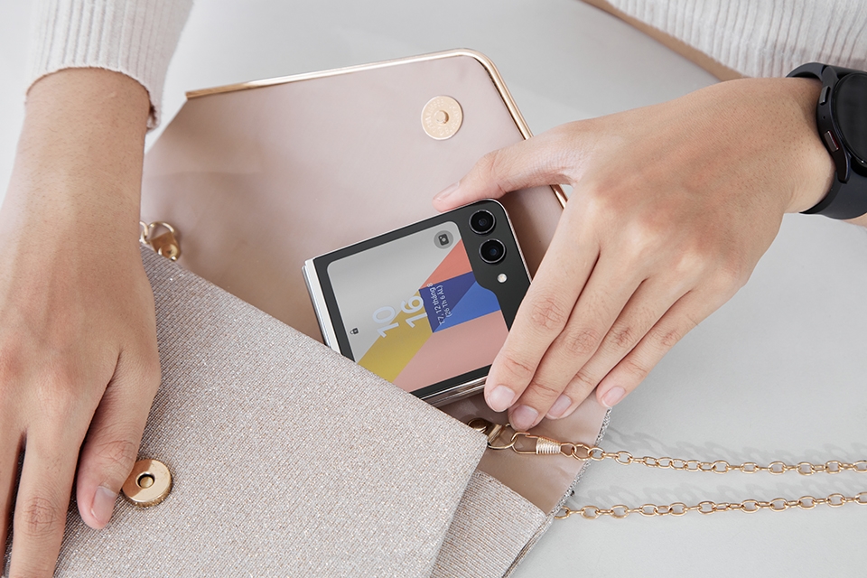 Hai tuần trải nghiệm Samsung Galaxy Z Flip5: Flex Window có gì hay để “Flex”? 60