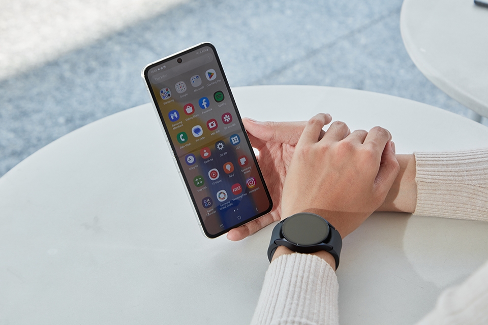 Hai tuần trải nghiệm Samsung Galaxy Z Flip5: Flex Window có gì hay để “Flex”? 123