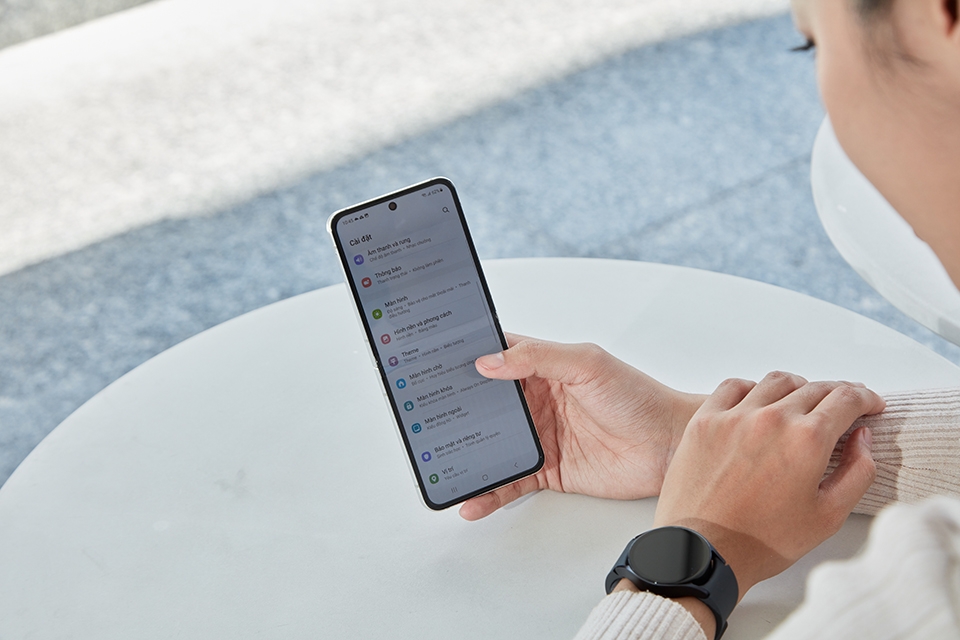 Hai tuần trải nghiệm Samsung Galaxy Z Flip5: Flex Window có gì hay để “Flex”? 88