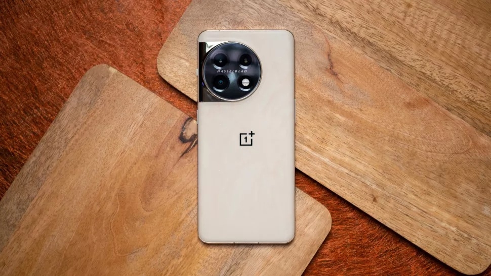 So sánh iPhone 14 và OnePlus 11 (ảnh 2)