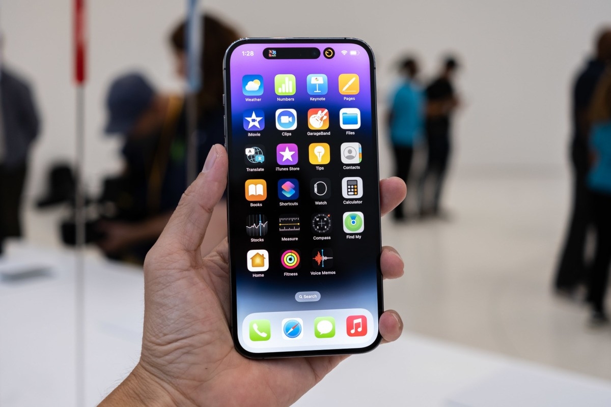 iPhone 14 bị đơ màn hình