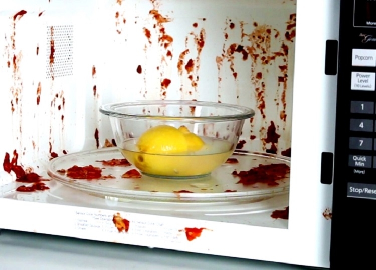 cách làm sạch lò vi sóng bị cháy