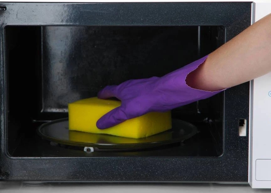Cách vệ sinh lò vi sóng
