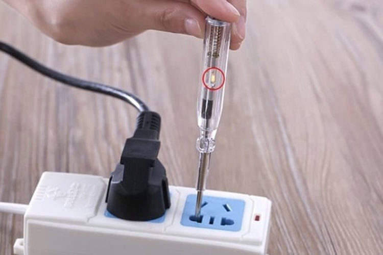 Cách dùng bút thử điện (Hình 5)