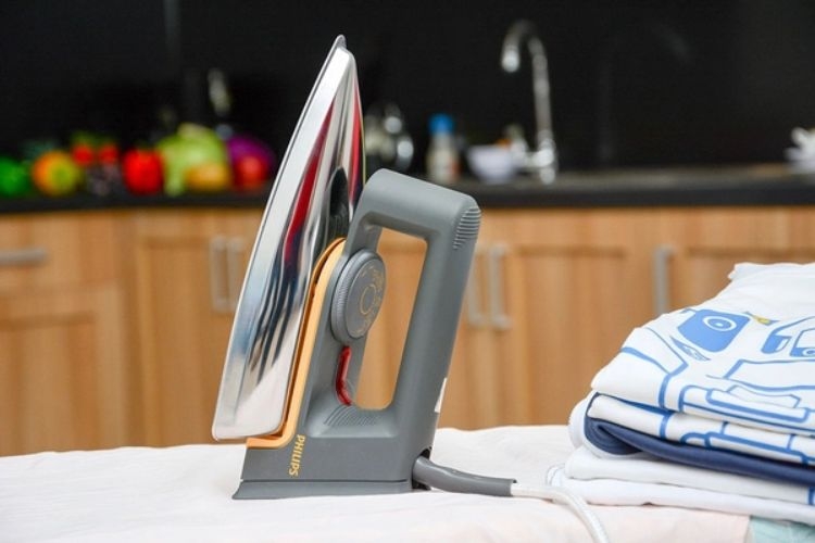 bàn ủi hãng nào tốt nhất Philips