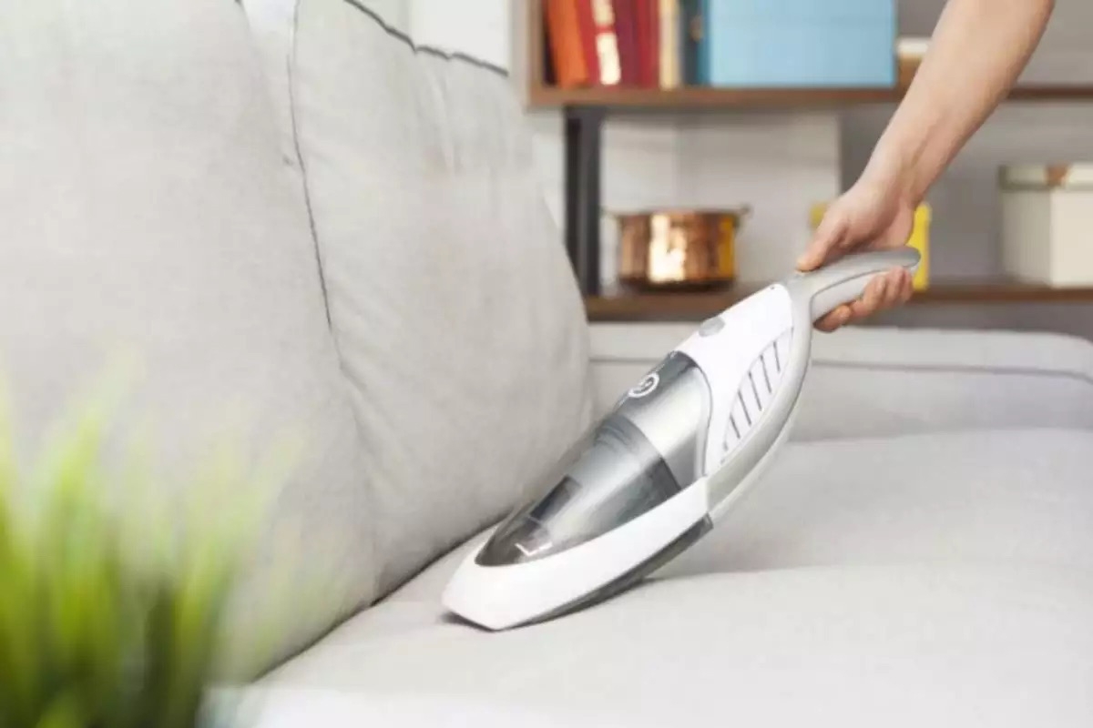 có nên mua máy hút bụi cầm tay mini - hình 1