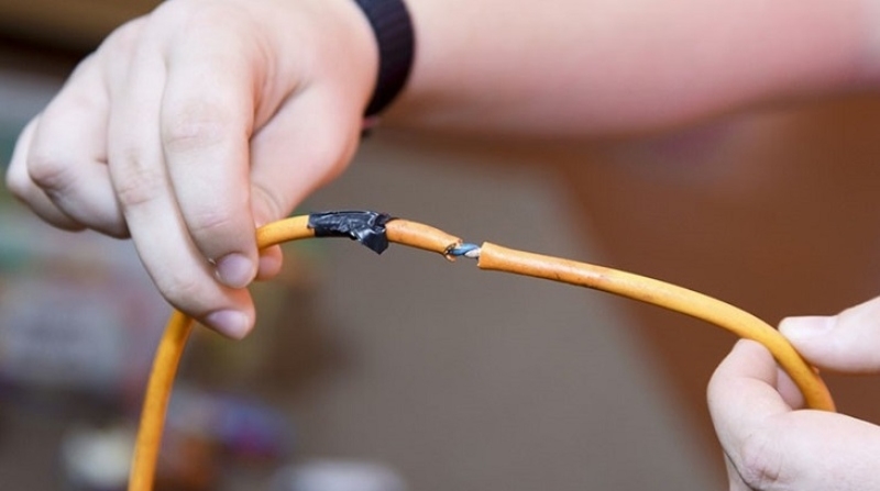 Tivi Samsung tự bật tắt liên tục hình 3