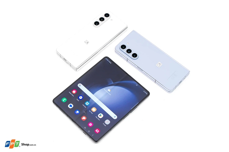 Điện thoại chip Rồng ngày Tết 2024 màn hình gập - Samsung Galaxy Z Fold5 5G