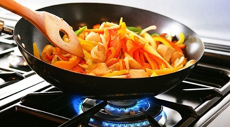 chảo gang, chảo inox hay chảo nhôm - ảnh 5