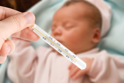Tác hại khi sử dụng quạt điện không đúng cách với trẻ nhỏ