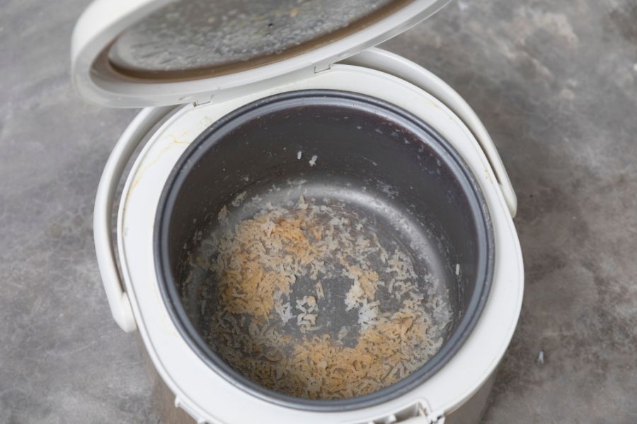 Giải mã nguyên nhân và cách sửa nồi cơm điện bị cháy