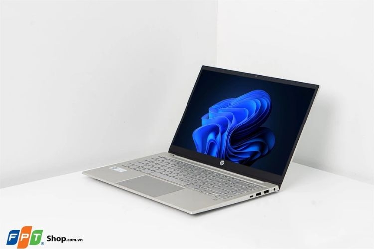 Laptop HP Pavilion 14-dv2075TU i5