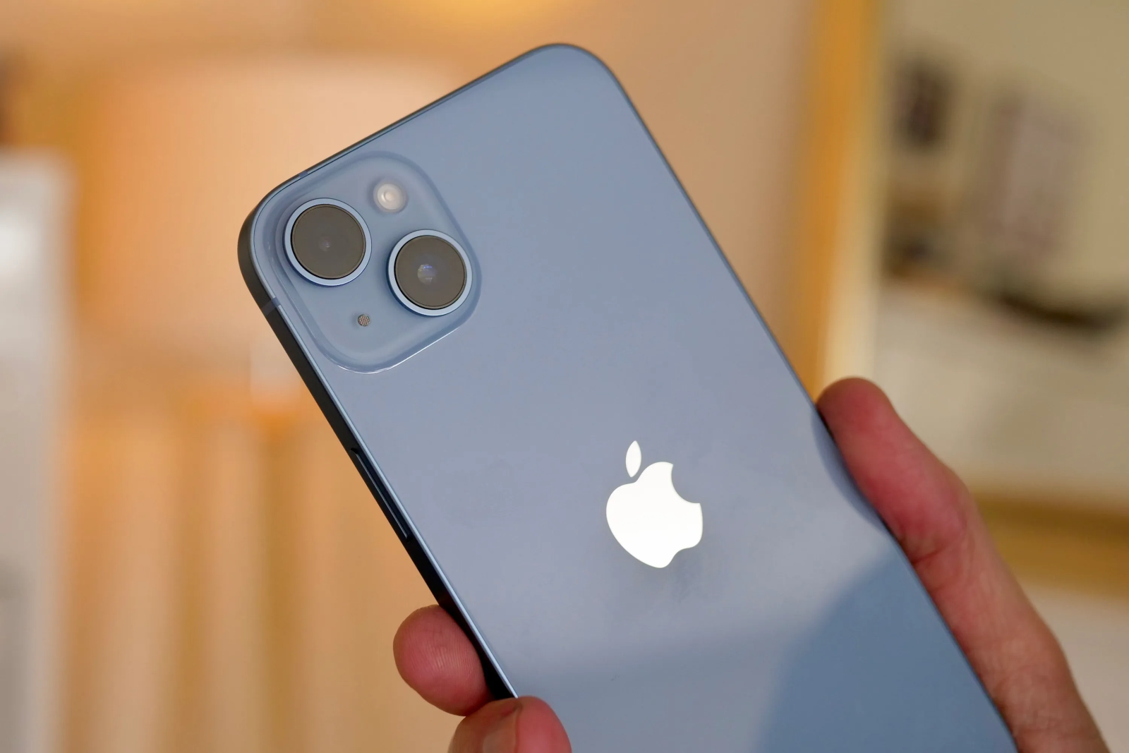 So sánh iPhone 14 Plus và OPPO Find X6 Pro