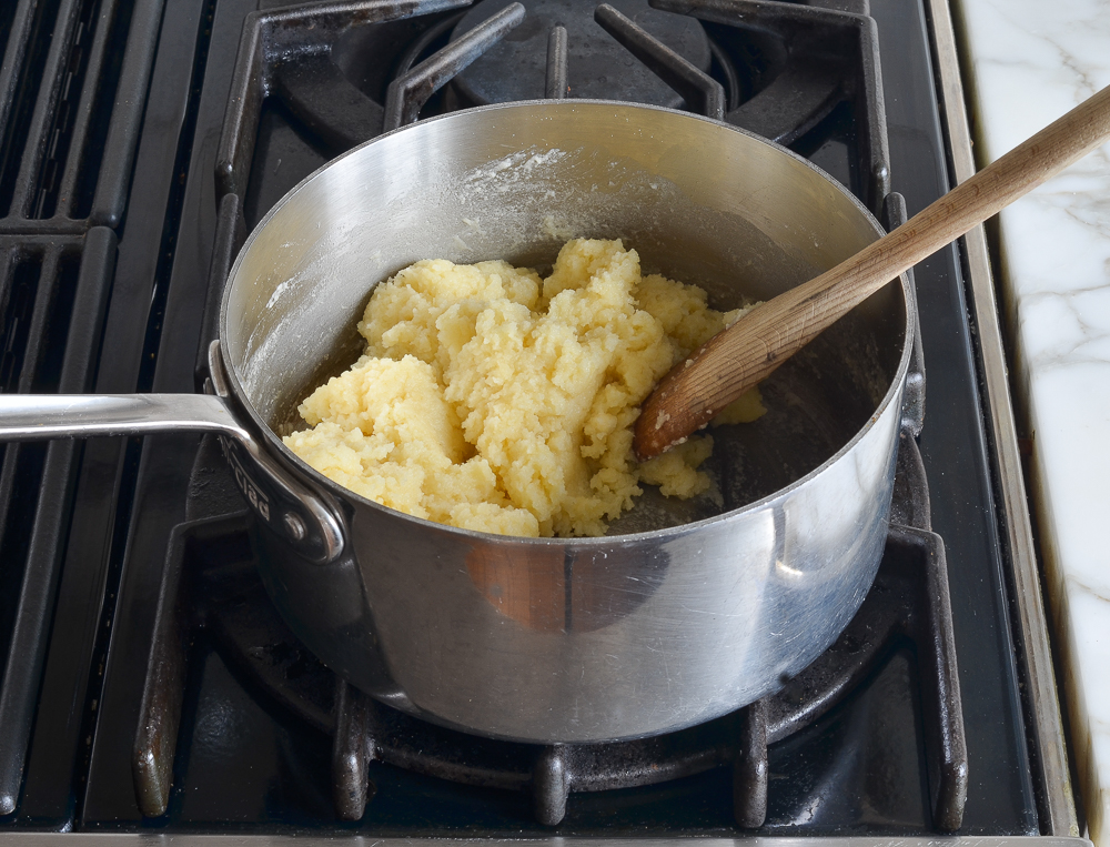 Bật mí cách làm bánh su kem bằng lò nướng thơm ngon, béo ngọt đơn giản