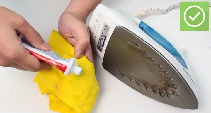 cách làm sạch bàn ủi bị dính vải cháy-ảnh 2