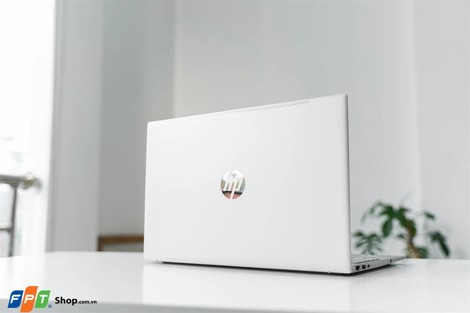 HP Pavilion 15-eg2083TU
