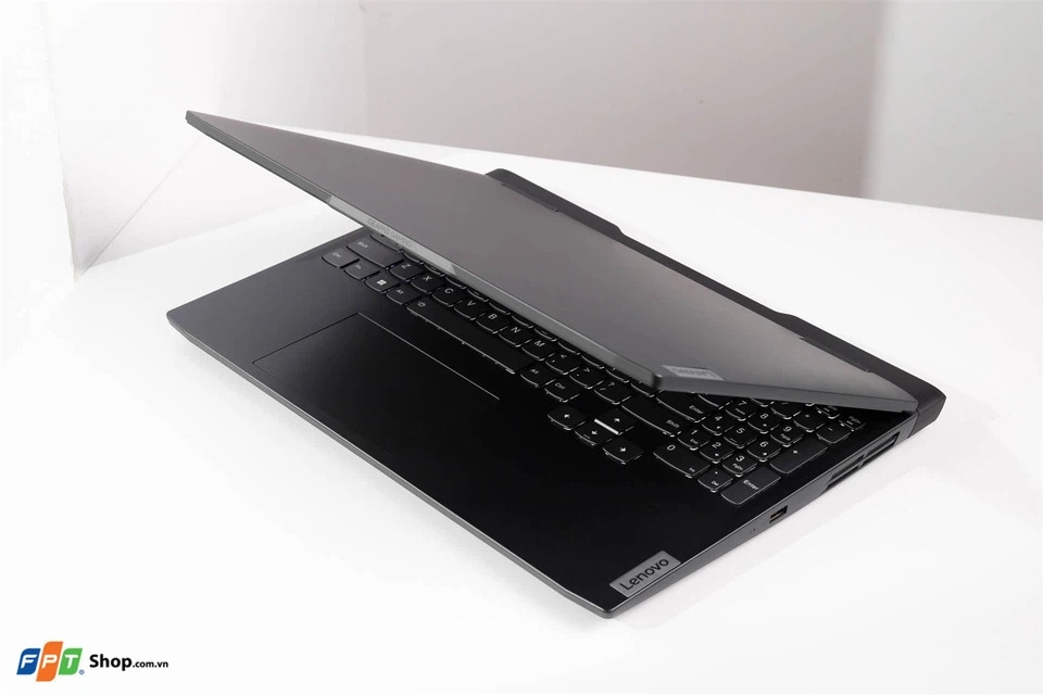 Laptop chơi FO4 (Ảnh 2)