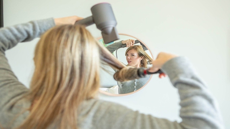 cách làm tóc phồng bằng máy sấy