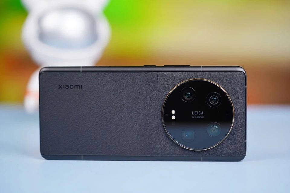So sánh iPhone 14 và Xiaomi 13 Ultra (ảnh 1)