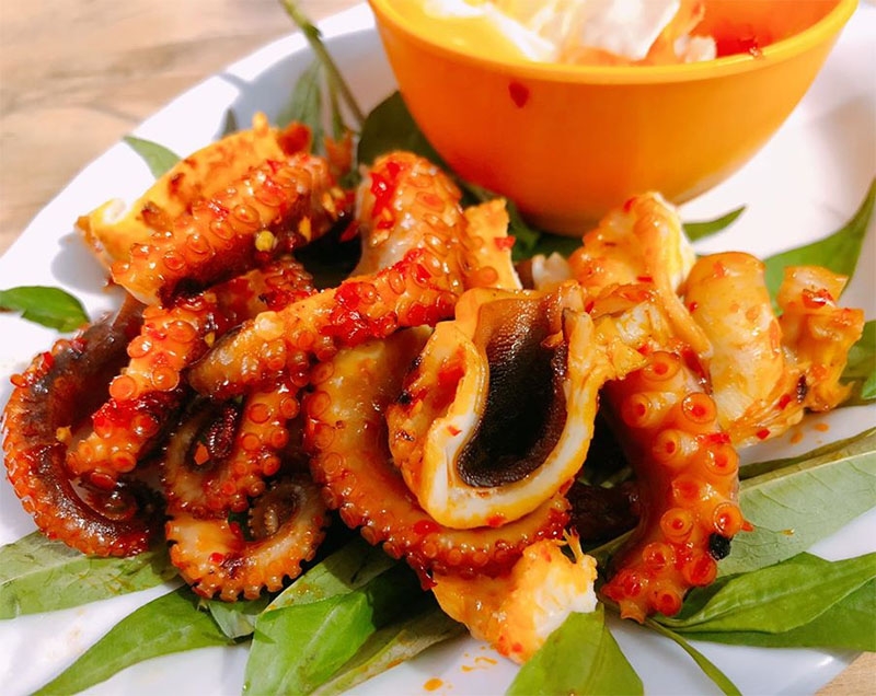 nướng bạch tuộc bằng nồi chiên không dầu - ảnh 1