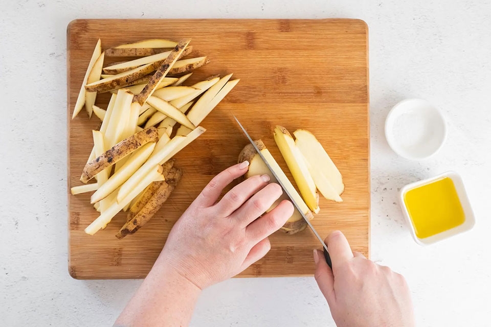 Làm khoai tây chiên bằng lò nướng - Ảnh 04