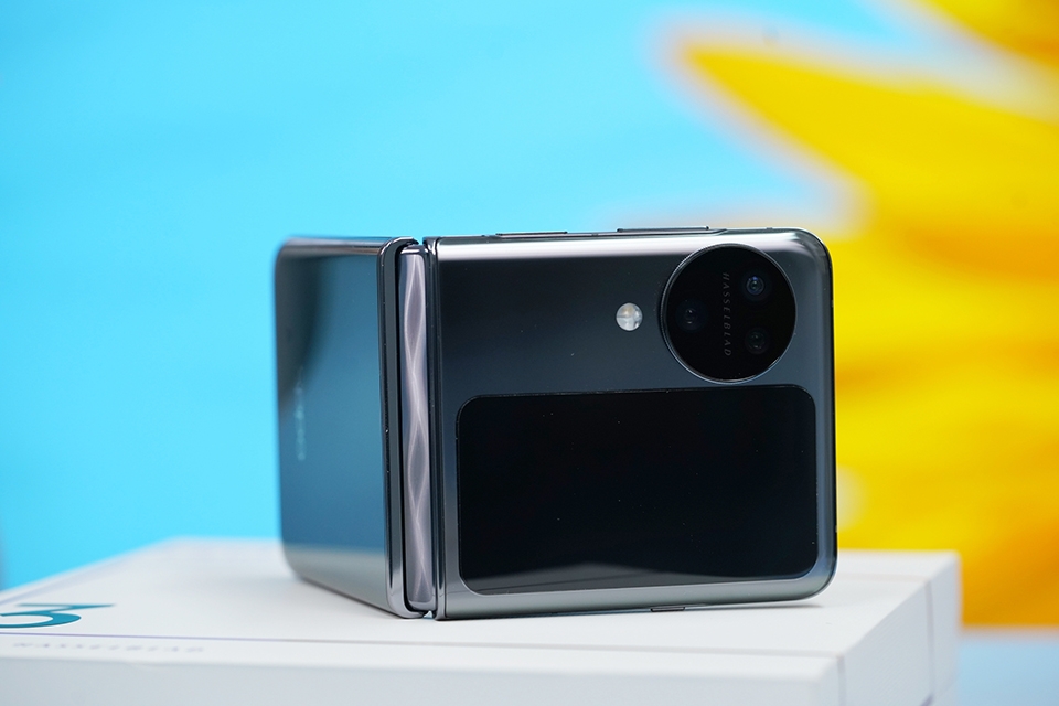 OPPO Find N3 Flip - Ảnh 08