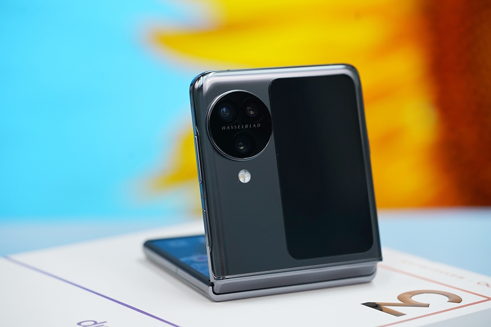 OPPO Find N3 Flip - Ảnh 17