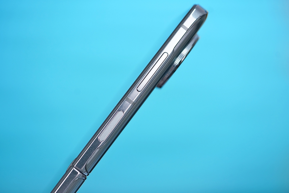 OPPO Find N3 Flip - Ảnh 19