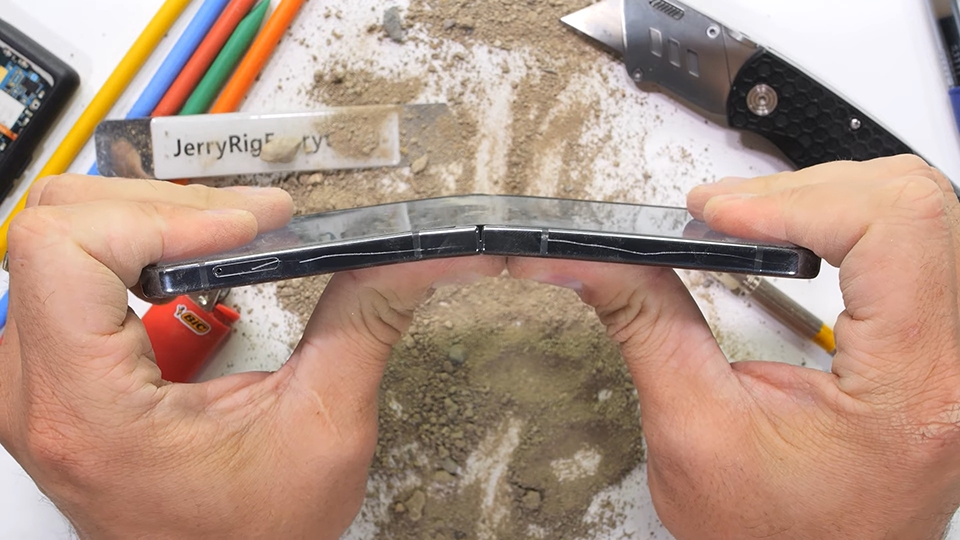 Tra tấn Galaxy Z Flip5 (ảnh 5)