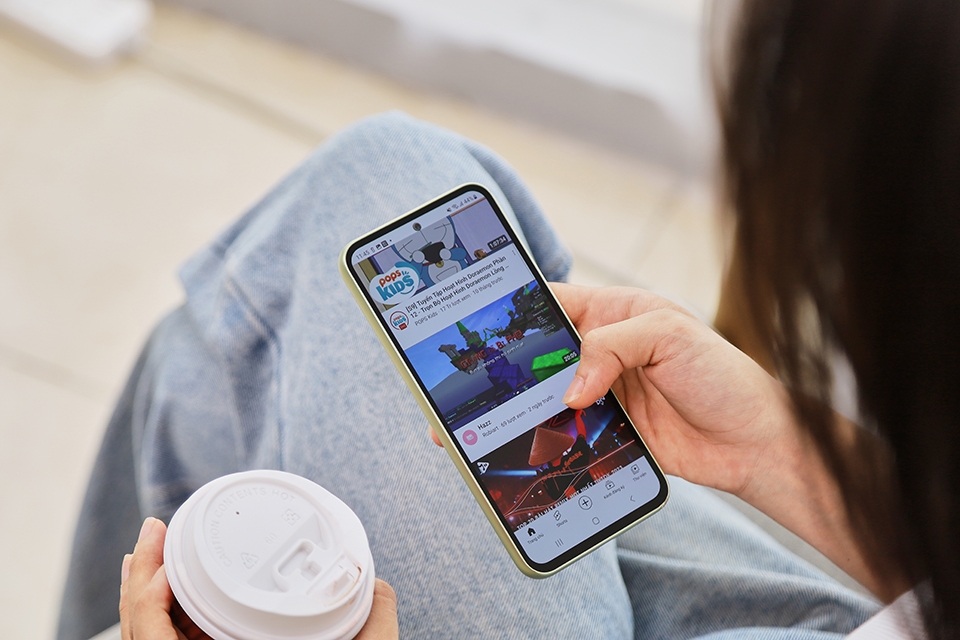 Samsung Galaxy A54 5G sau nửa năm trình làng 10