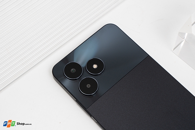 Trên tay realme C51 (Hình 6)