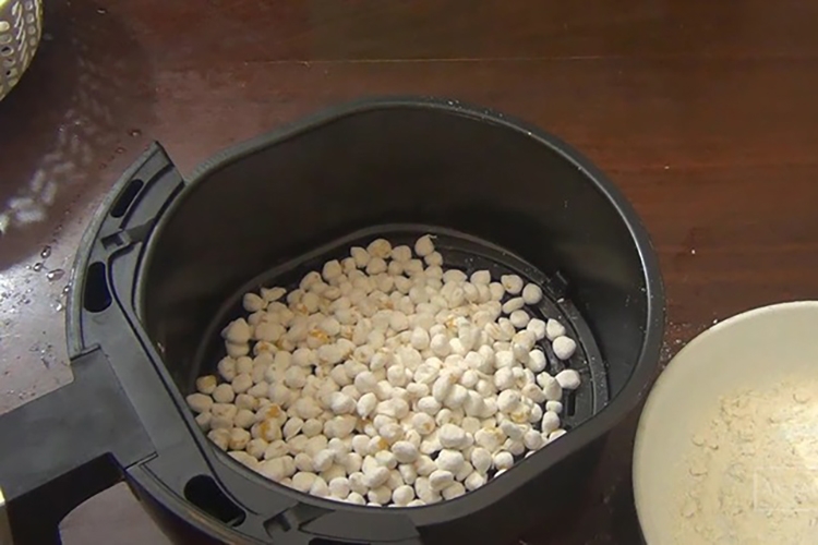 Cách làm ngô chiên bằng nồi chiên không dầu ngon giòn (Hình 6)