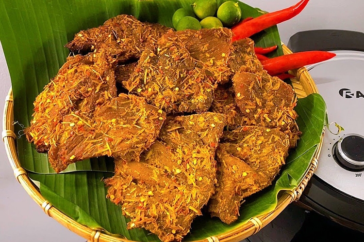 Mách bạn bí kíp làm heo khô cháy tỏi bằng nồi chiên không dầu (Hình 5)