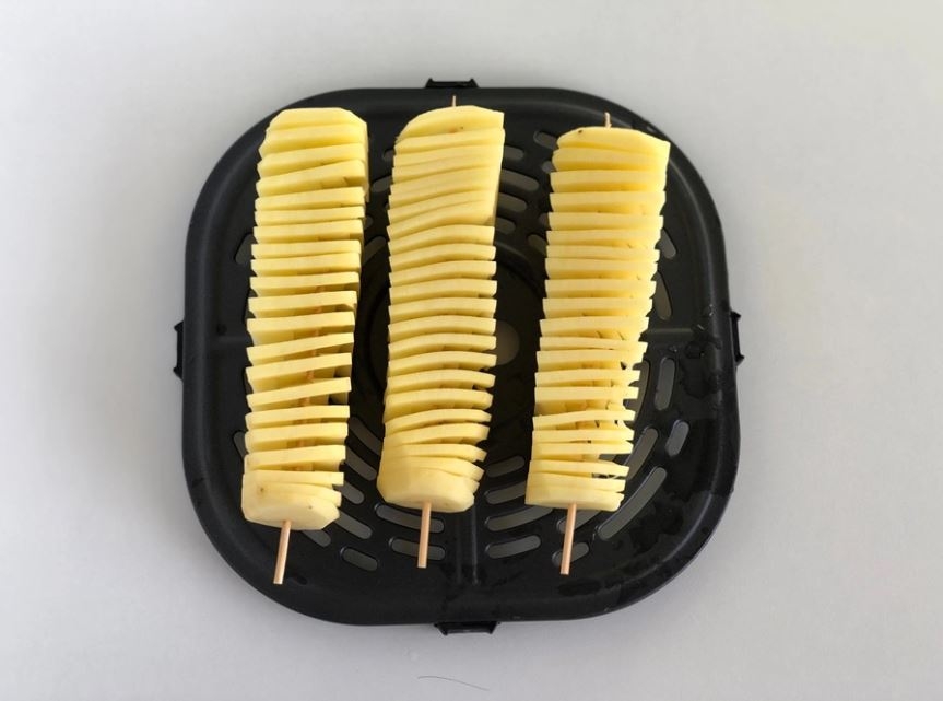 Cách làm khoai tây lốc xoáy bằng nồi chiên không dầu (Ảnh 6)