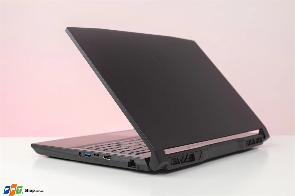 Chiếc máy MSI Thin GF63 12VE-454VN không chỉ phục vụ tốt các tác vụ thiết kế chuyên nghiệp mà còn hỗ trợ chơi game mạnh mẽ