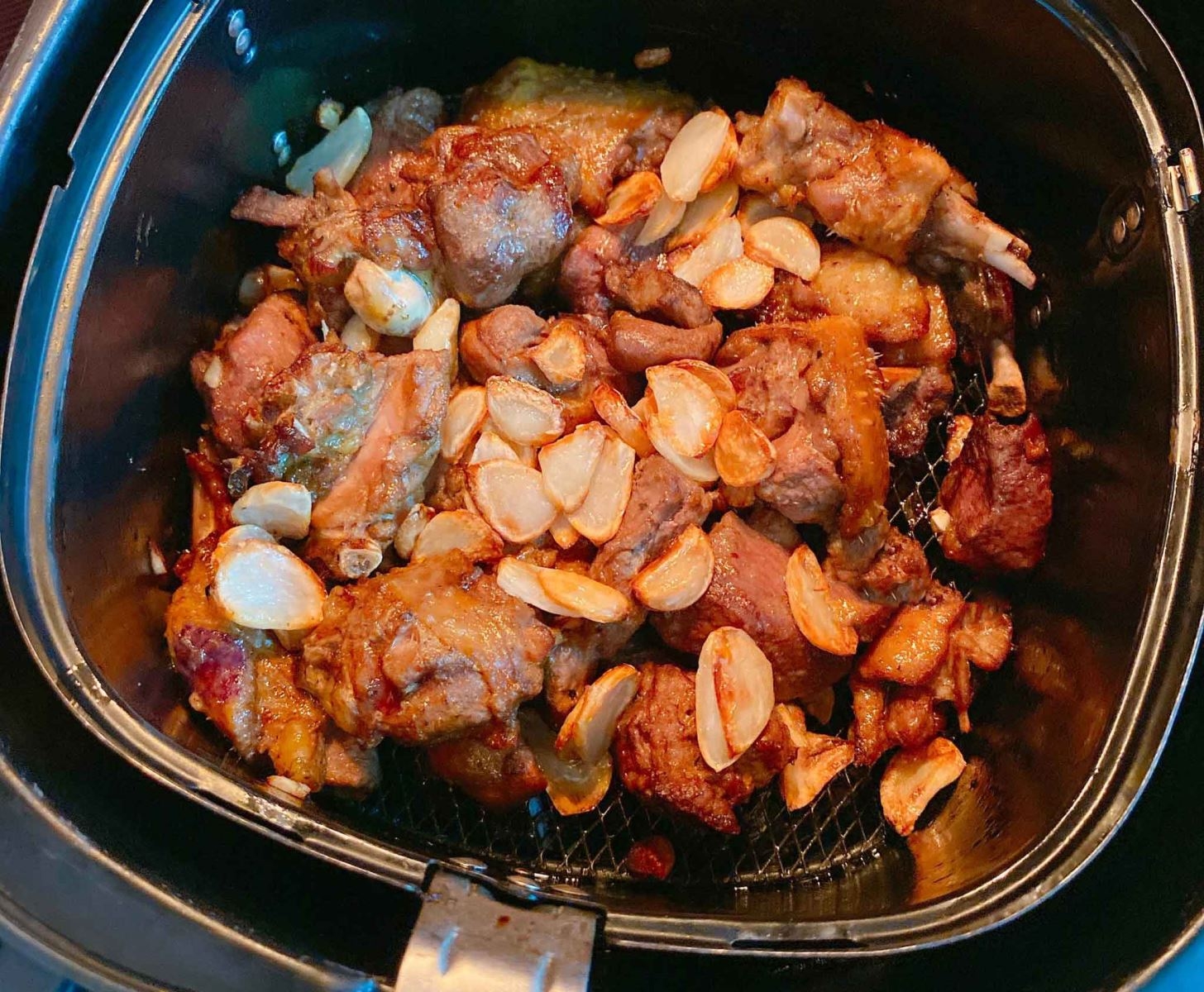 Cách làm ngan cháy tỏi bằng nồi chiên không dầu (Ảnh 6)