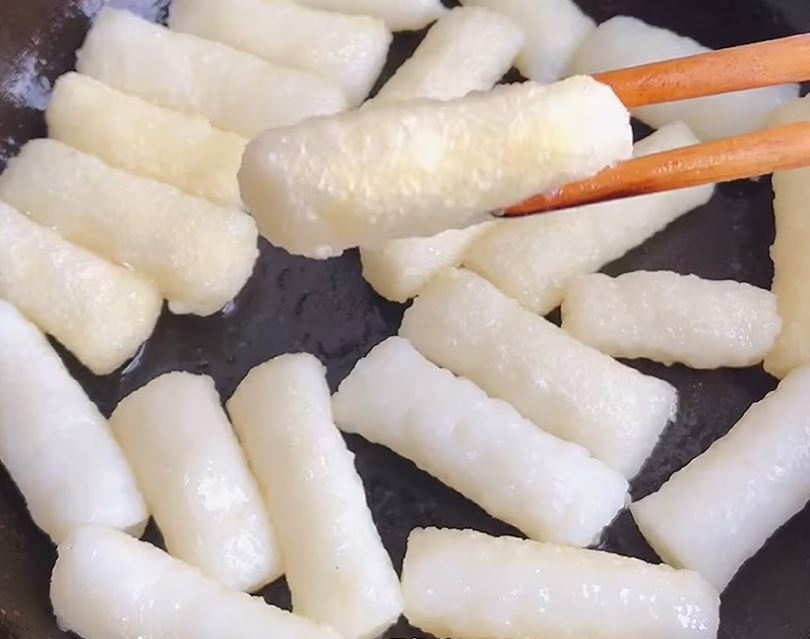 Cách chiên tokbokki bằng nồi chiên không dầu (Ảnh 3)