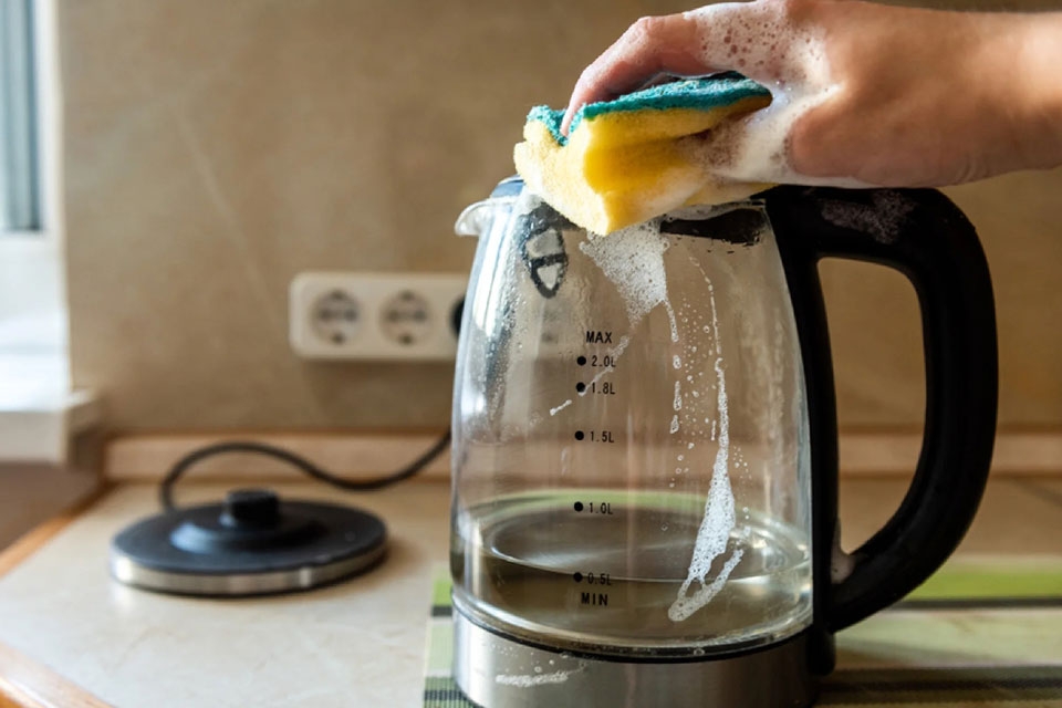 Cặn canxi trong ấm siêu tốc - Ảnh 05